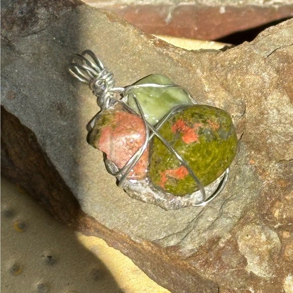 Necklace Pendant, Handmade assemblage Wire Wrapped real Stones Resin Set 4300 G - Picture 3 of 8